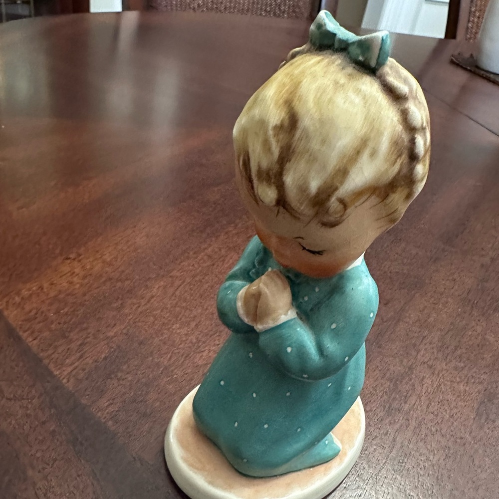 Vintage Praying Girl Goebel Germany Prayer Figurine Hummel